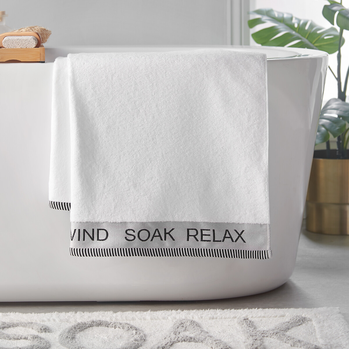 Relax And Unwind Bath Towel white, CATHERINE LANSFIELD