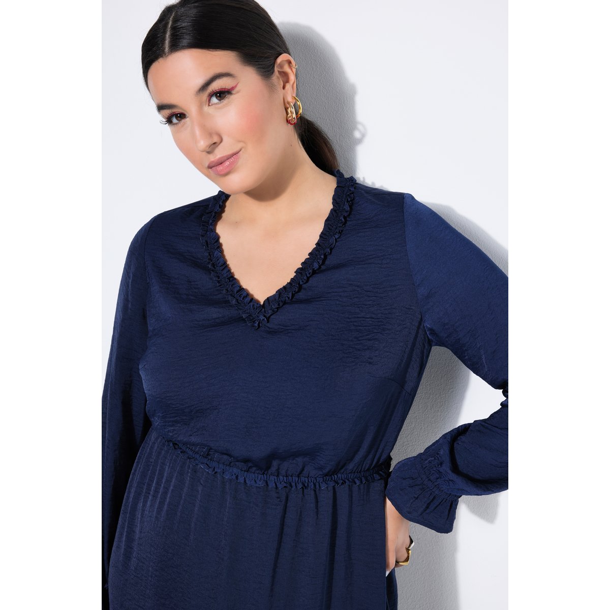 Robe midi coupe trapèze avec ruchés marine, STUDIO UNTOLD