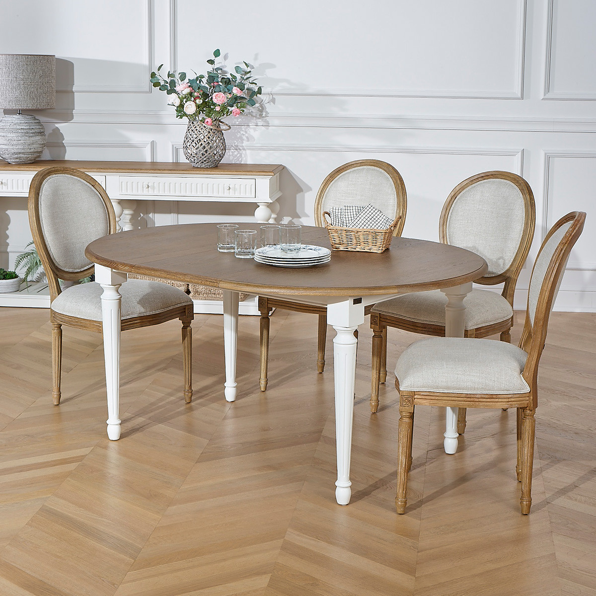 Table ronde en chêne 1 rallonge 4/6 couverts ARLINGTON blanc, ROBIN DES BOIS