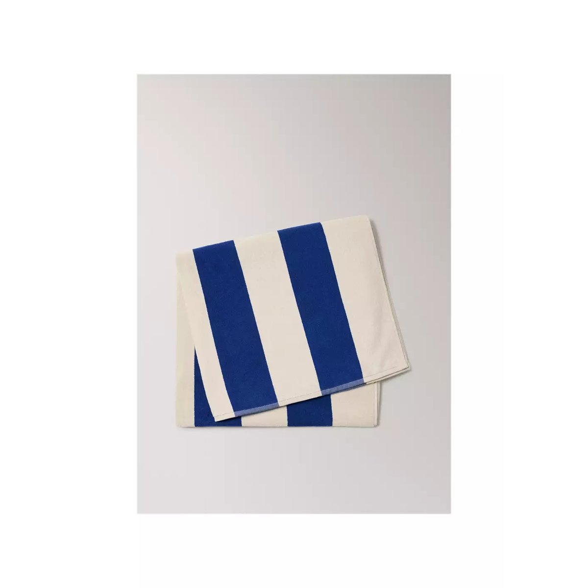 Serviette plage en coton bouclette à rayures bleu électrique, MANGO HOME