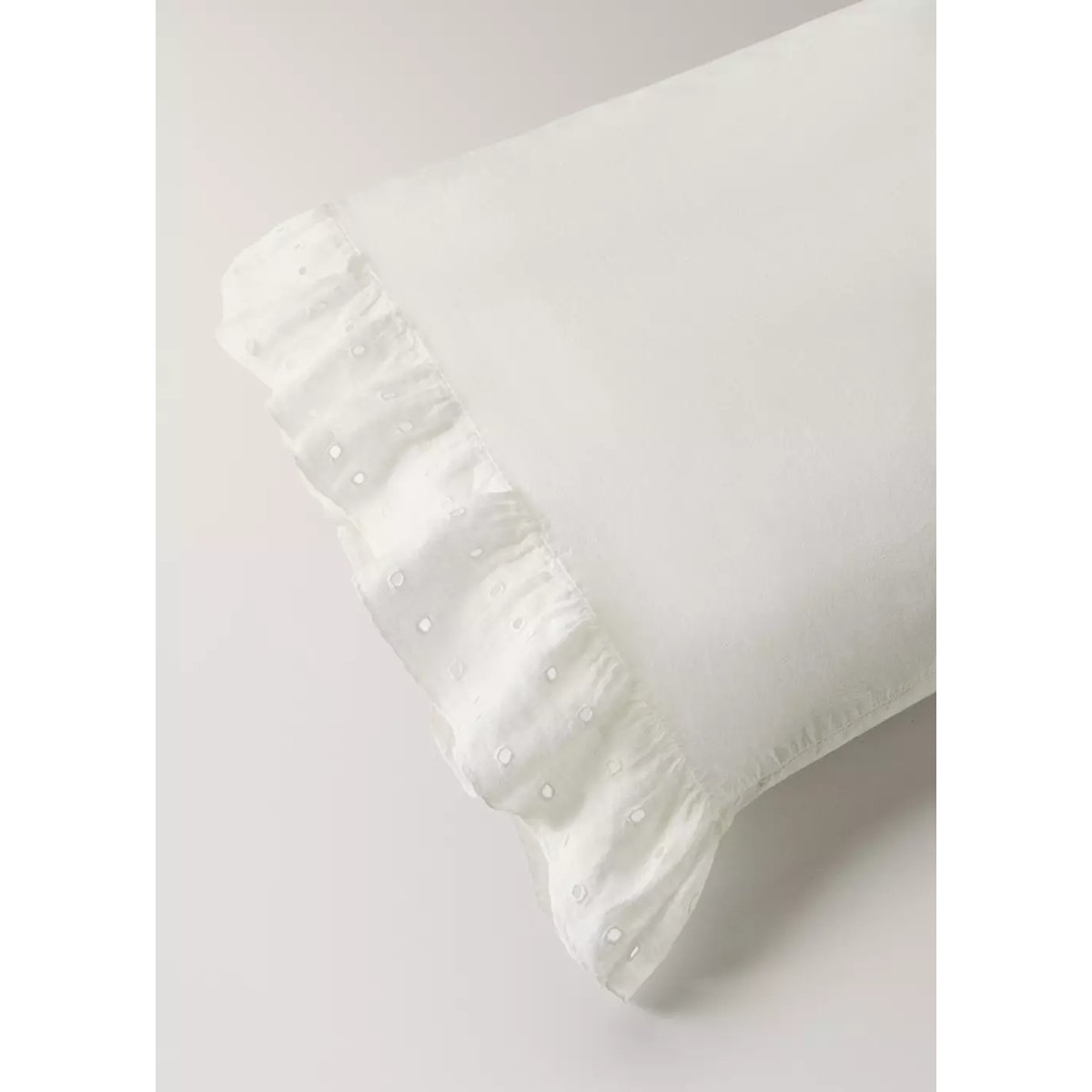 Taie d’oreiller garment-wash volant lin 45x110 cm blanc cassé, MANGO HOME
