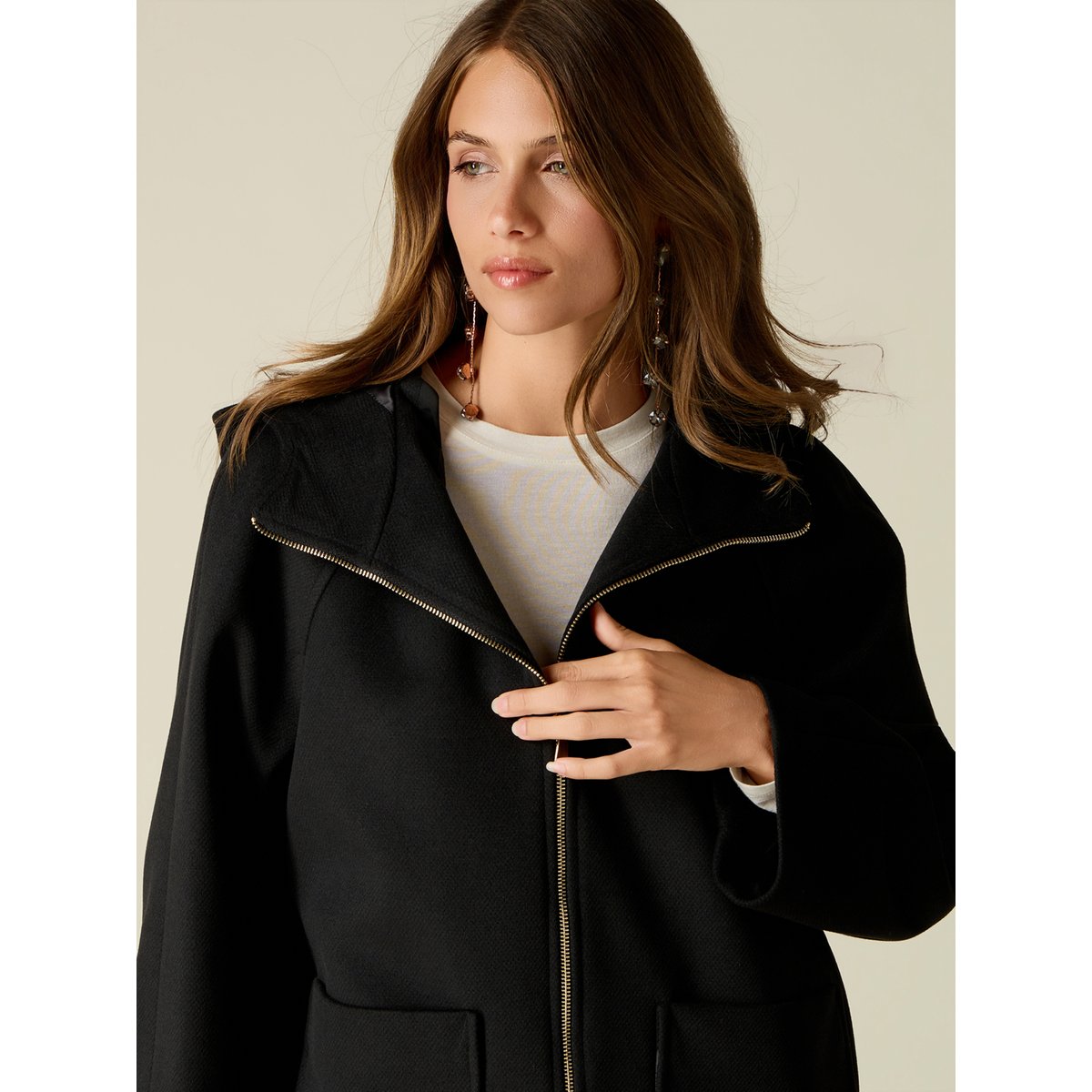 Caban à capuche et zip noir, OLTRE