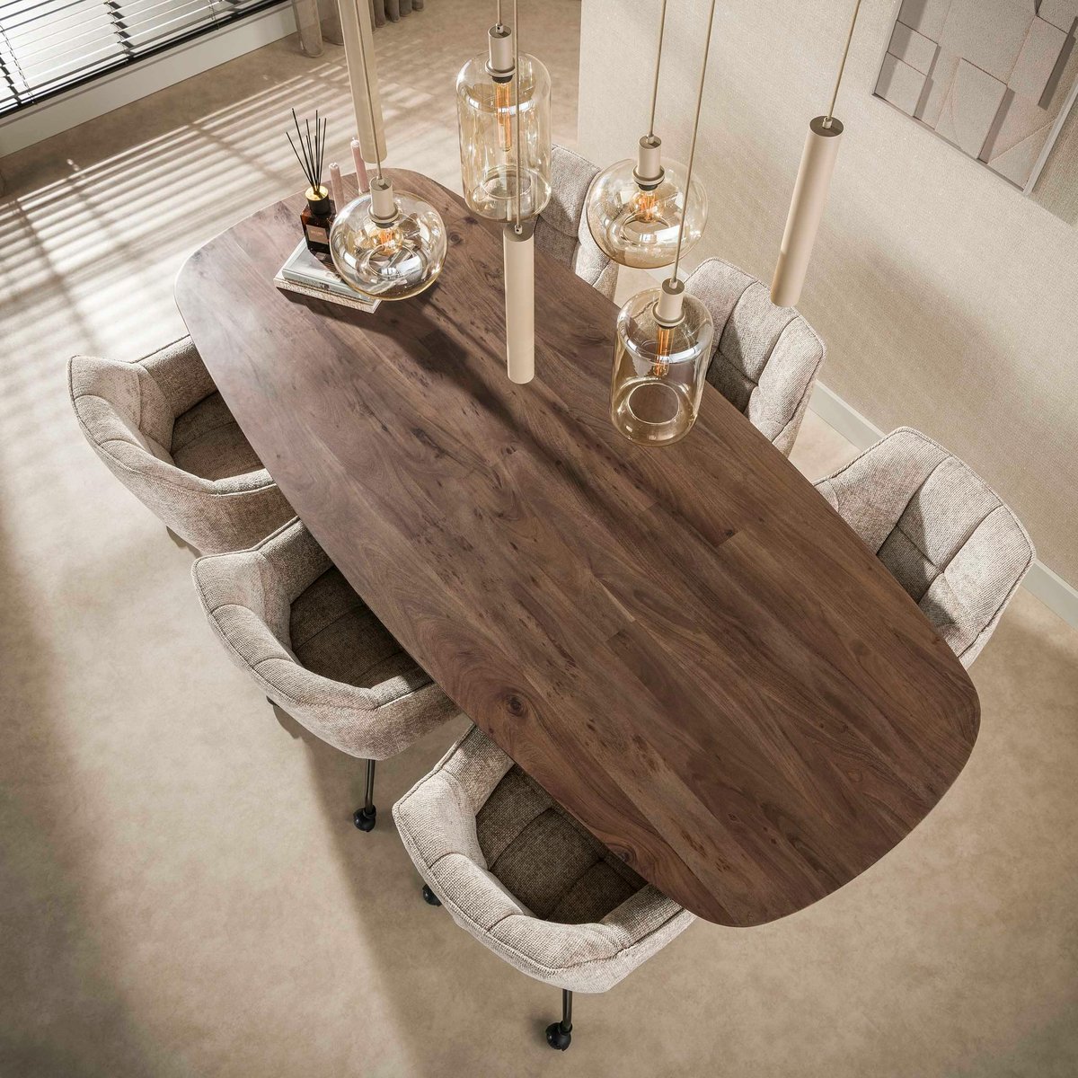 Table à manger bois foncé pied central 240 cm MYSORE bois naturel, PIER IMPORT