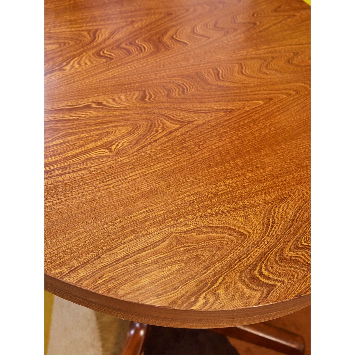 Table à manger en teck Karla N°1123 - Bon état bois clair, DEBONGOUT