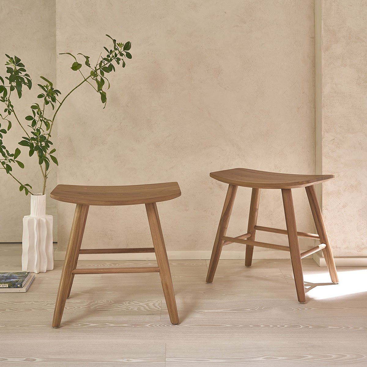 Lot de 2 tabourets en teck massif  AMBRE naturel, BERAH GETAH