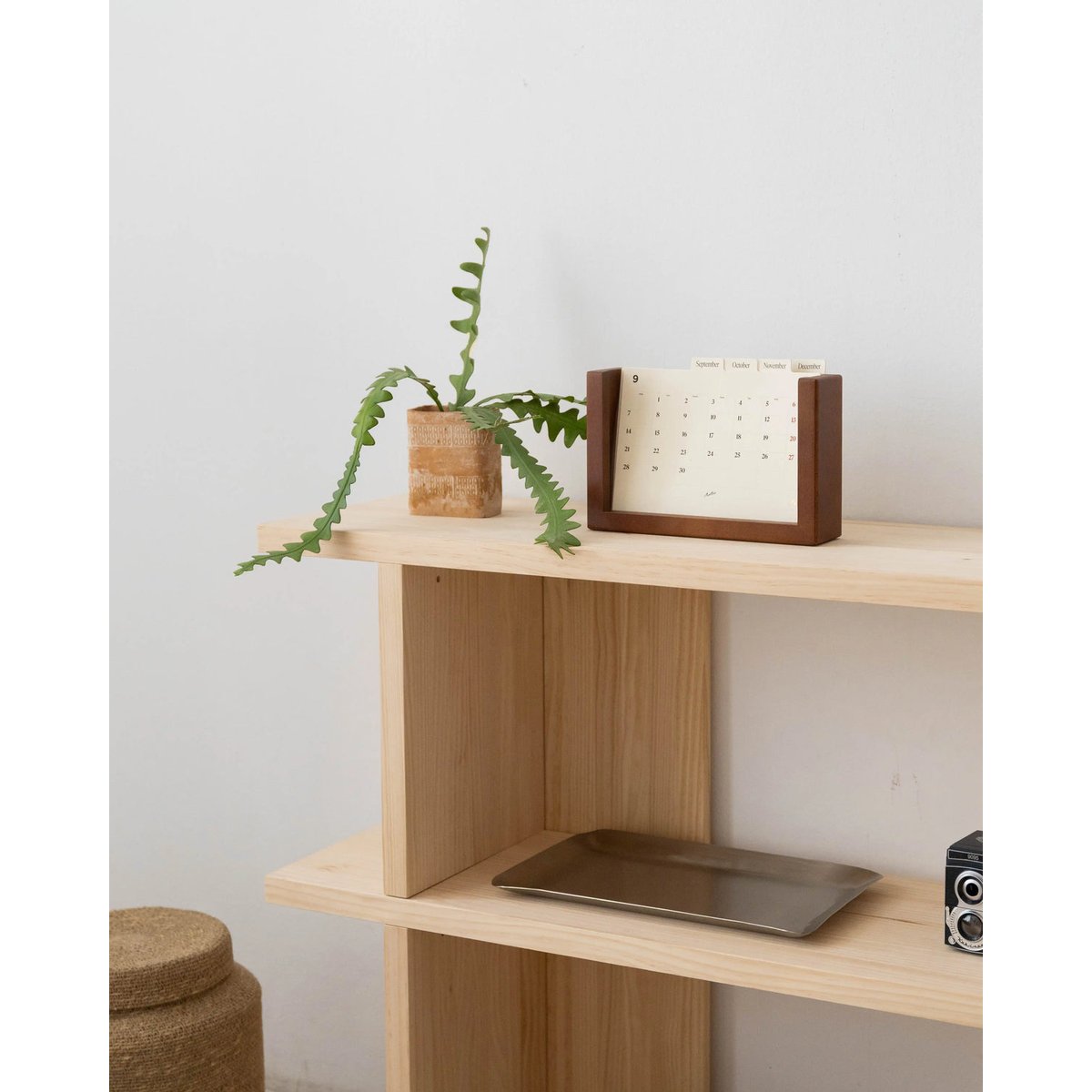 Bibliothèque en pin massif verni MONTGÓ 2x2 bois clair, NAAN FURNITURE