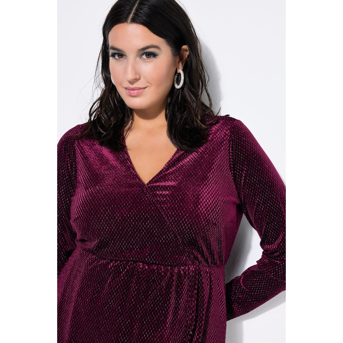 Robe en velours aspect scintillant rouge cerise foncé, STUDIO UNTOLD