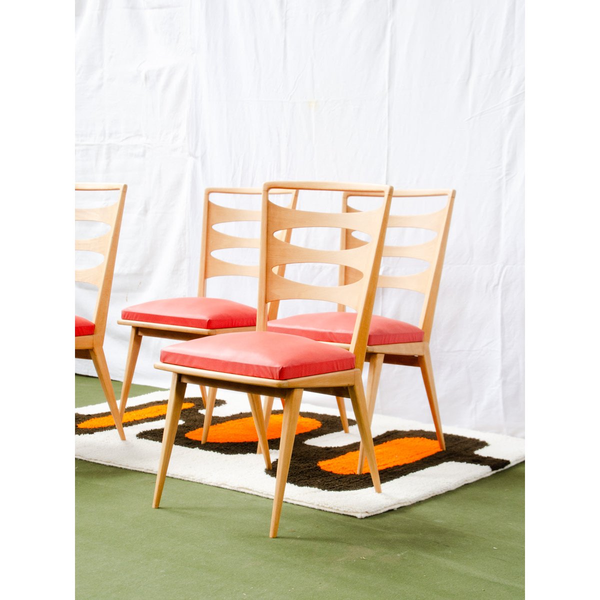 Lot de 4 chaises en hêtre Alma N°2100 - Bon état bois clair, DEBONGOUT