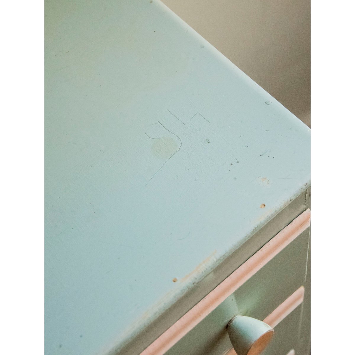 Petite commode bleue et rose pastel Garance N°663 - Bon état bleu, DEBONGOUT