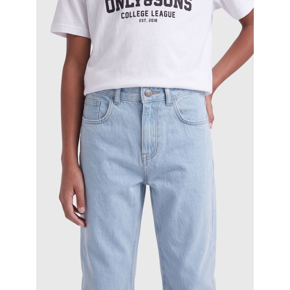 Coupe Regular light blue bleached denim, ONLY & SONS JUNIOR