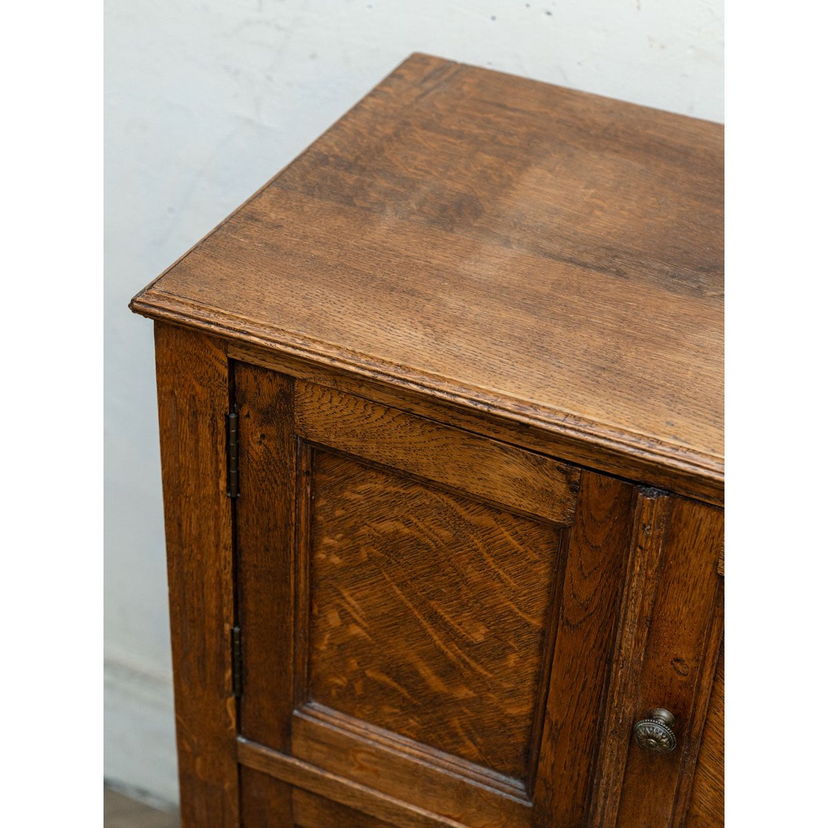 Petite armoire ancienne en bois Blandine N°543 - Bon état bois foncé, DEBONGOUT