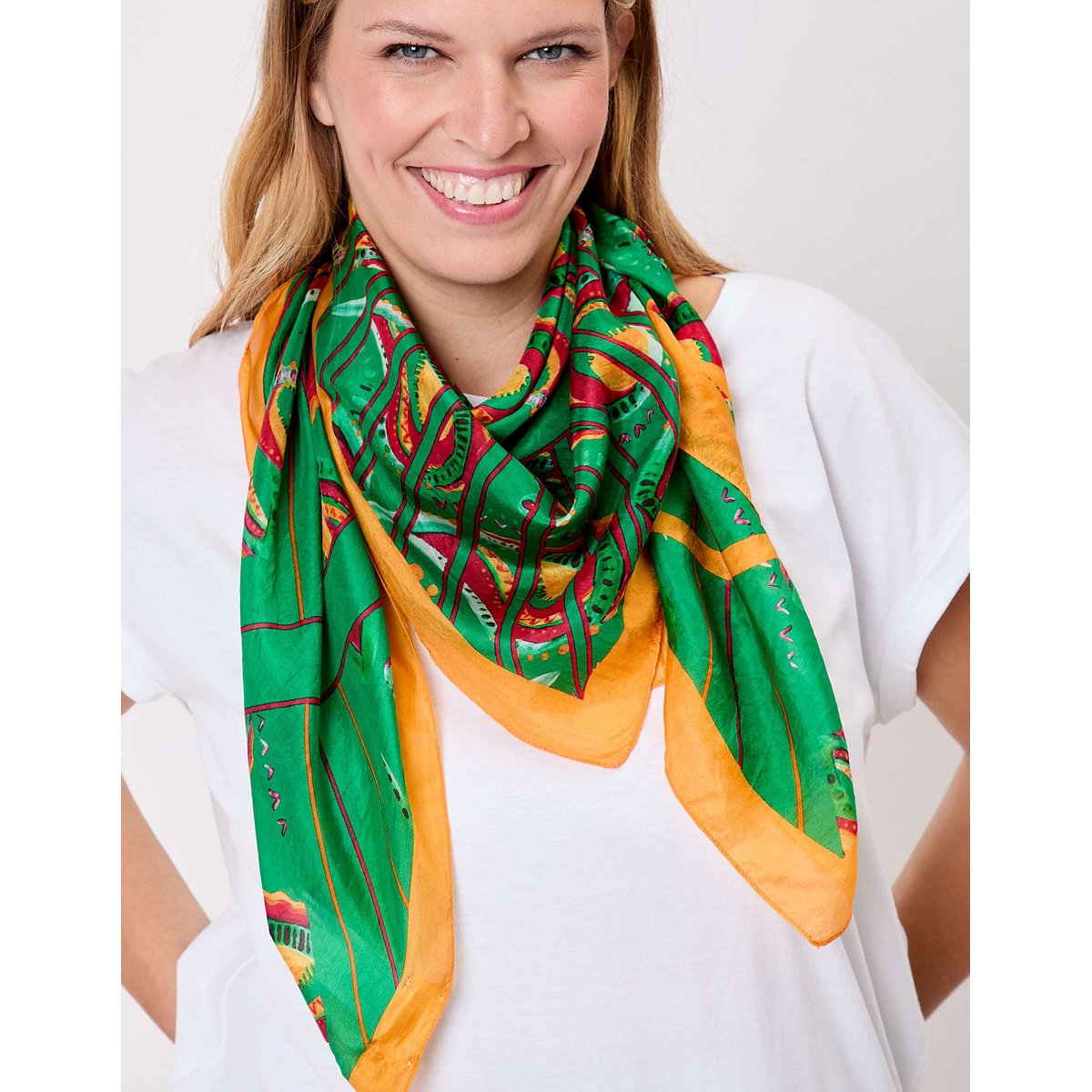 Foulard en soie imprimé CARRE bleu nuria, LA FIANCÉE