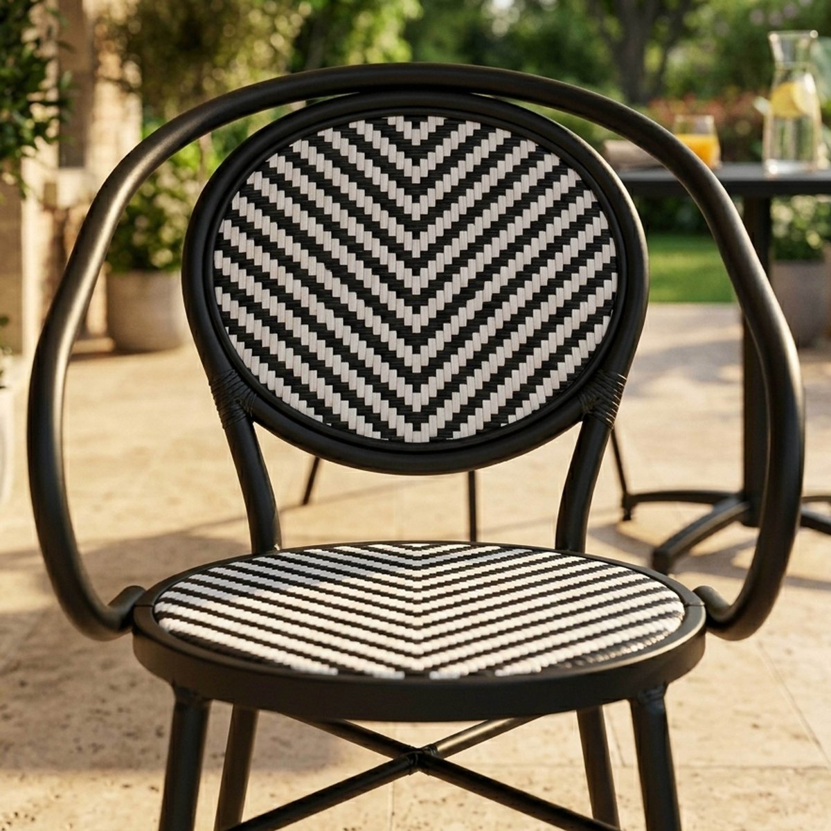 Chaise de terrasse style bistrot parisien en aluminium et rotin synthétique, VILLIERS noir, OVIALA