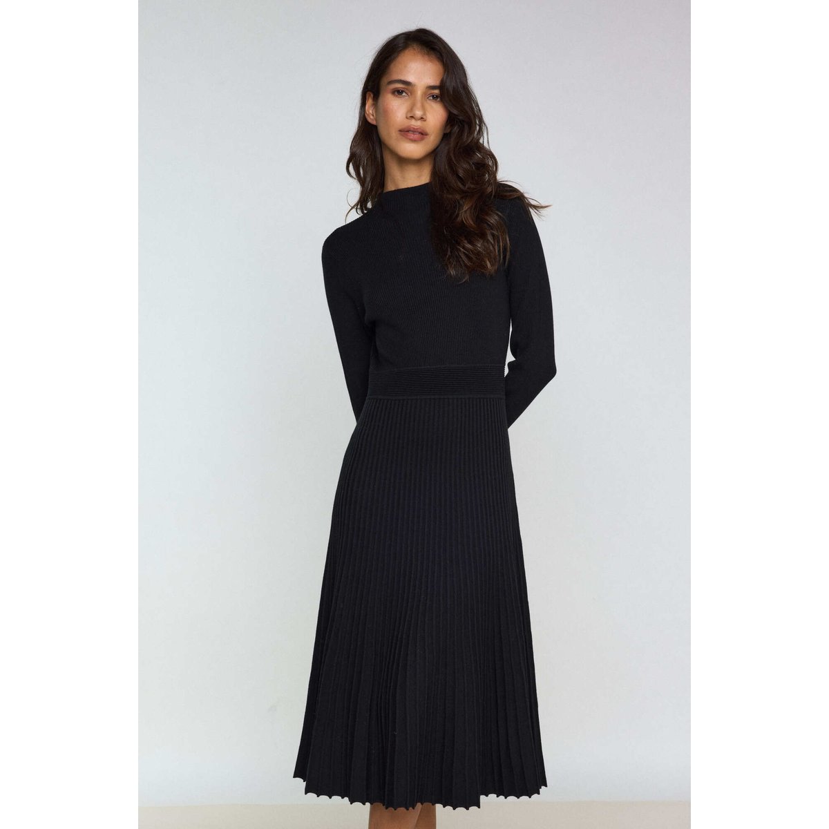Robe MARTIKA en maille plissée noir, Maison 123