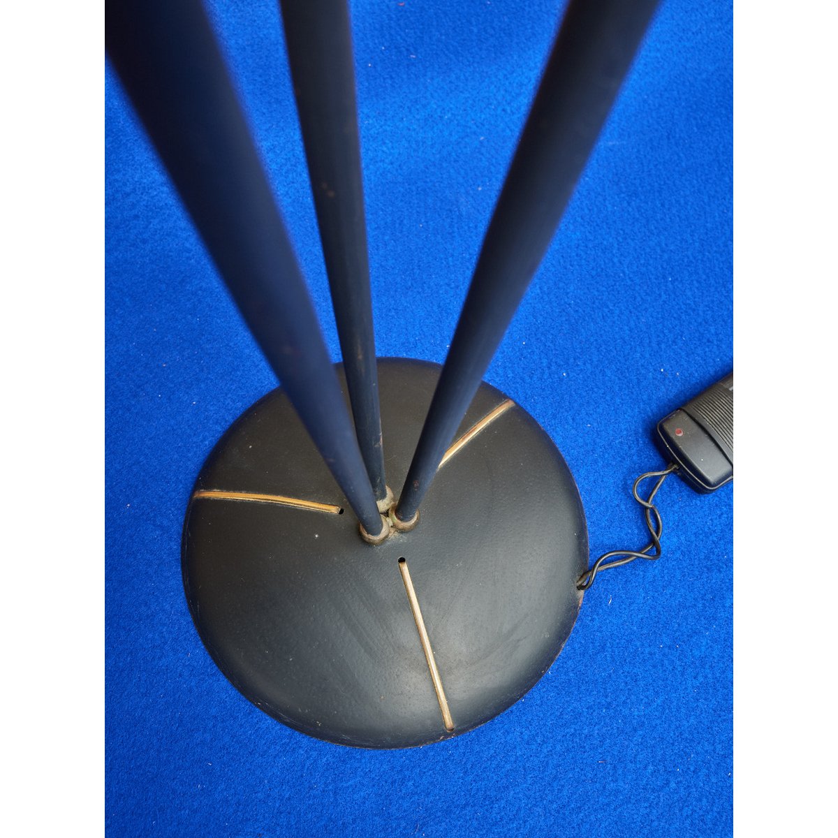 Lampadaire en métal mid-century Julien N°384 - Bon état noir, DEBONGOUT