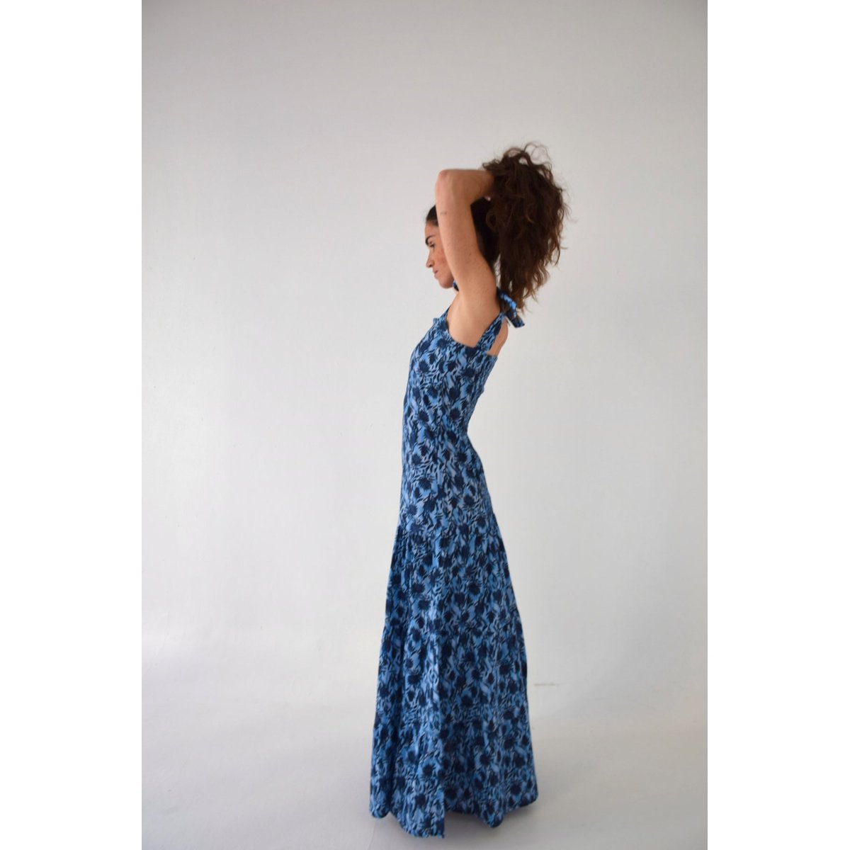 Robe longue fleurie à volants MIA bleu, MINDTRAVELER