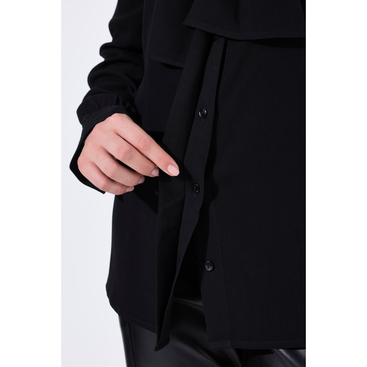 Blouse à manches longues avec châle intégré noir, ULLA POPKEN