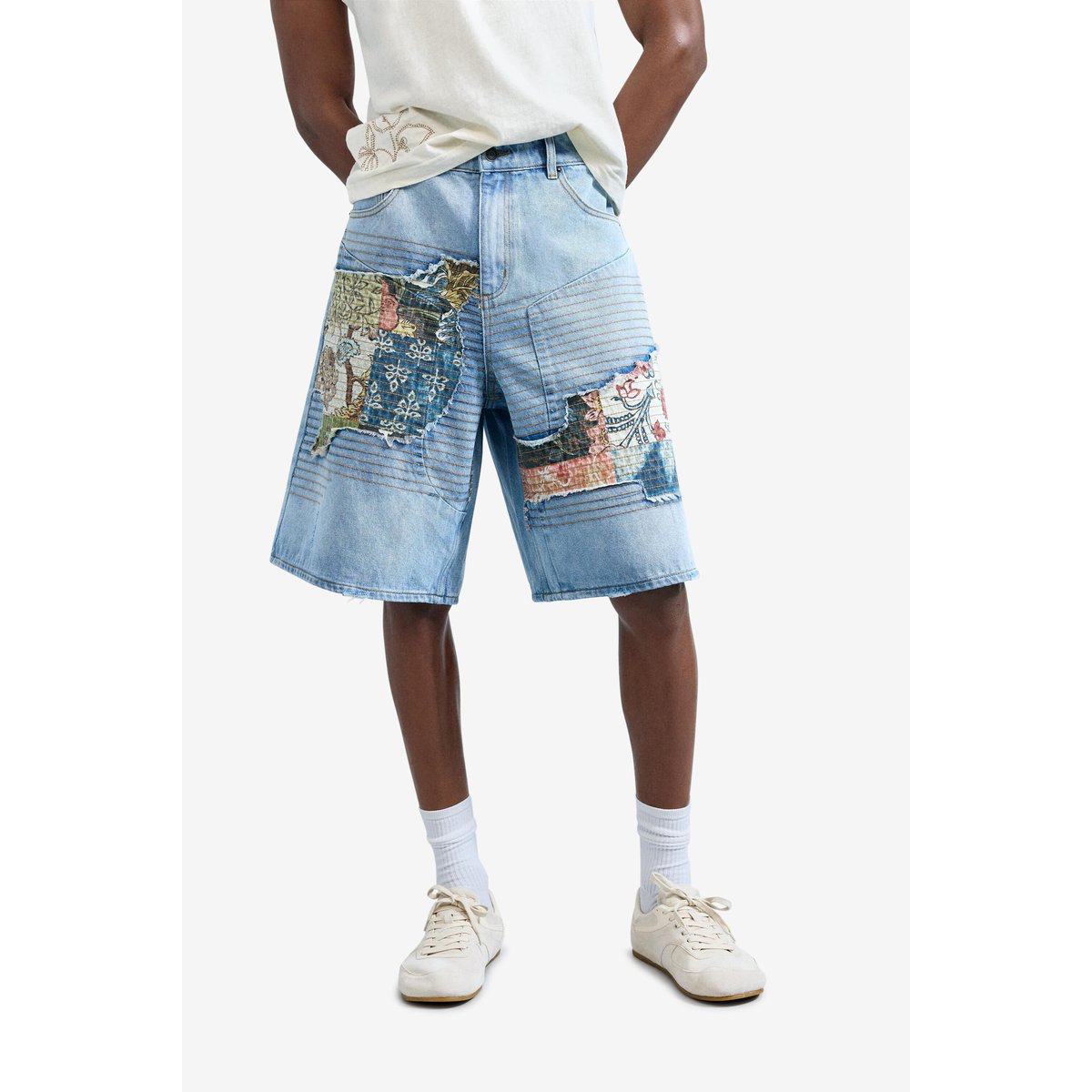 Bermuda en jean à patchs bleu clair, DESIGUAL