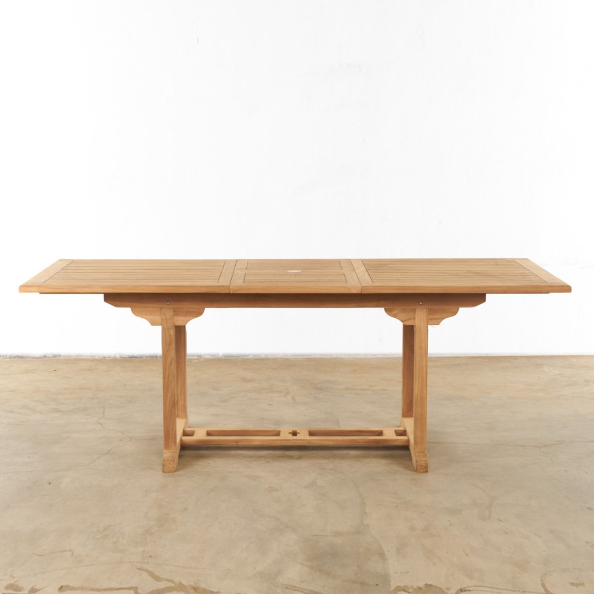 Ensemble table de jardin en teck Nina 160/210 et 4 chaises Lisato naturel, WANDA COLLECTION