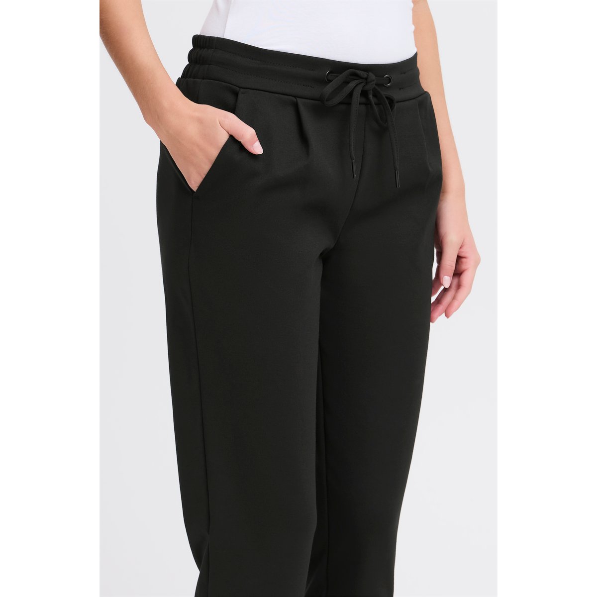 Pantalon coupe droite, longueur cheville, taille élastiquée noir, ICHI