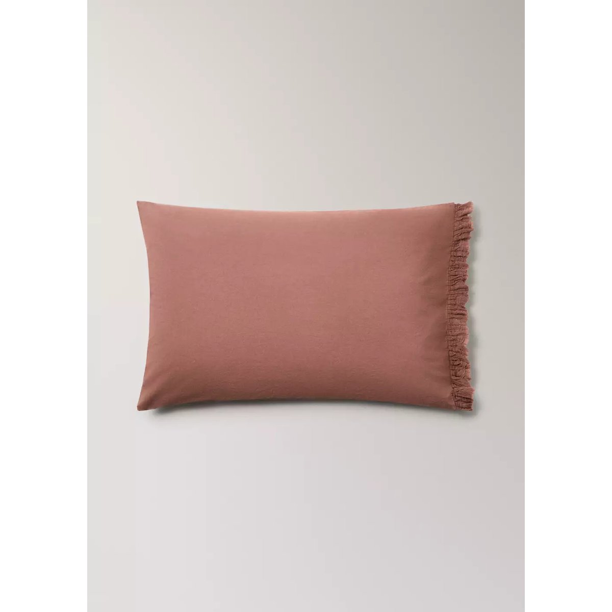 Deux taies d’oreiller en coton lavé avec volant en mousseline effilochée 50×75 cm rose géranium, MANGO HOME