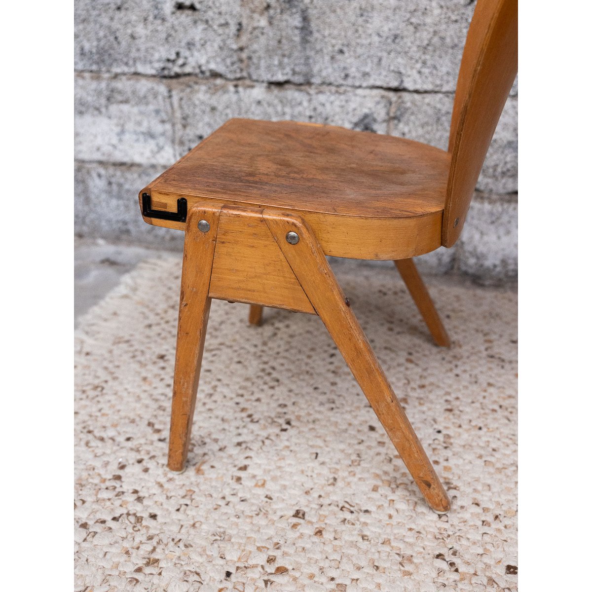 Paire de 2 chaises de design Alma N°1778 - Bon état bois clair, DEBONGOUT