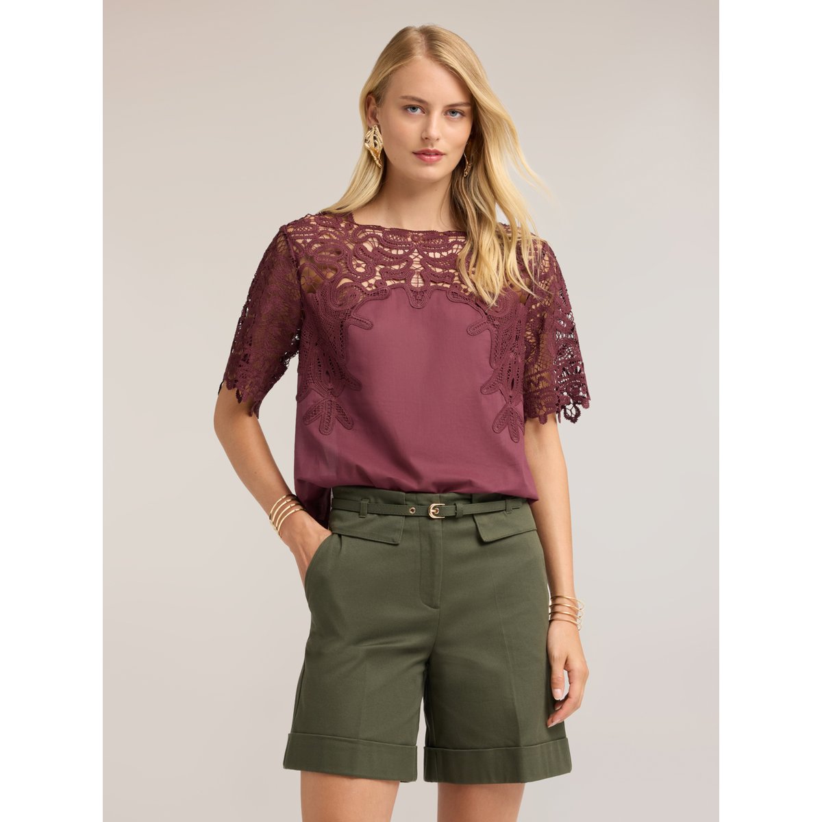 Blouse en coton avec insert en macramé violet, MOTIVI