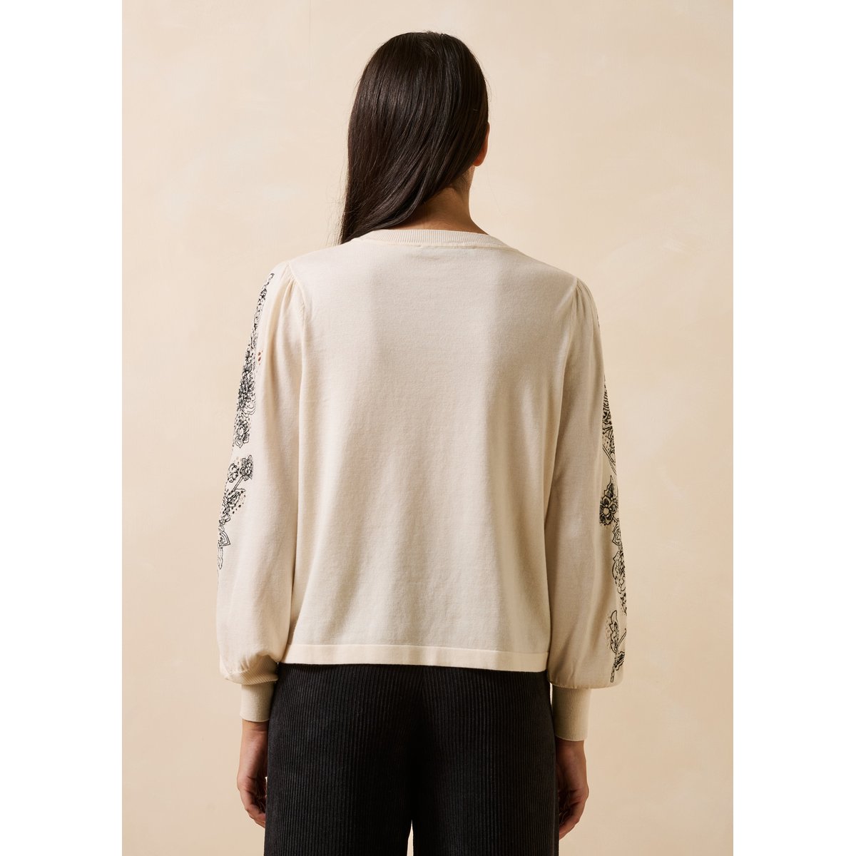 Pull manches longues col rond avec broderie ecru/noir, LA FEE MARABOUTEE