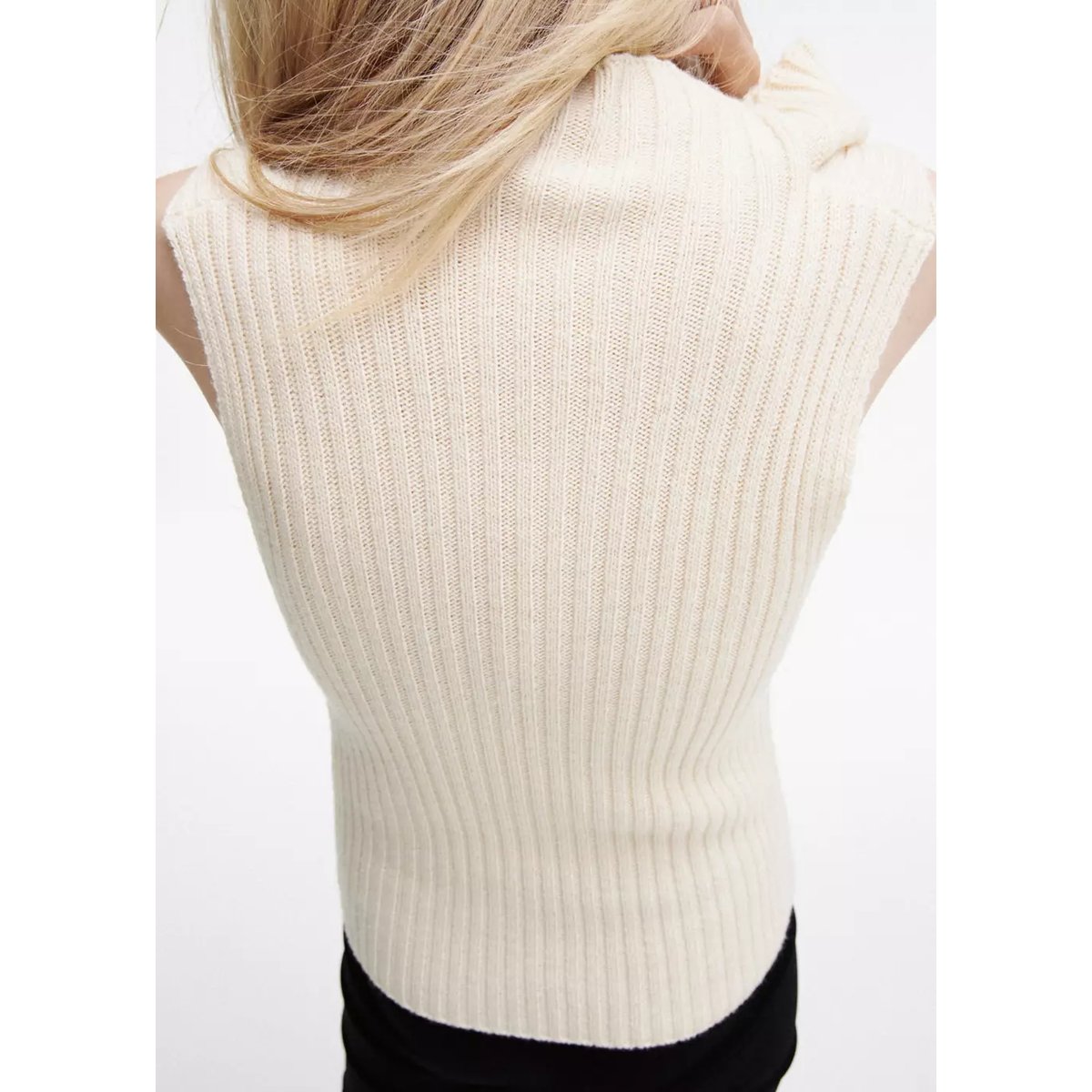 Gilet maille côtelée col montant écru, MANGO