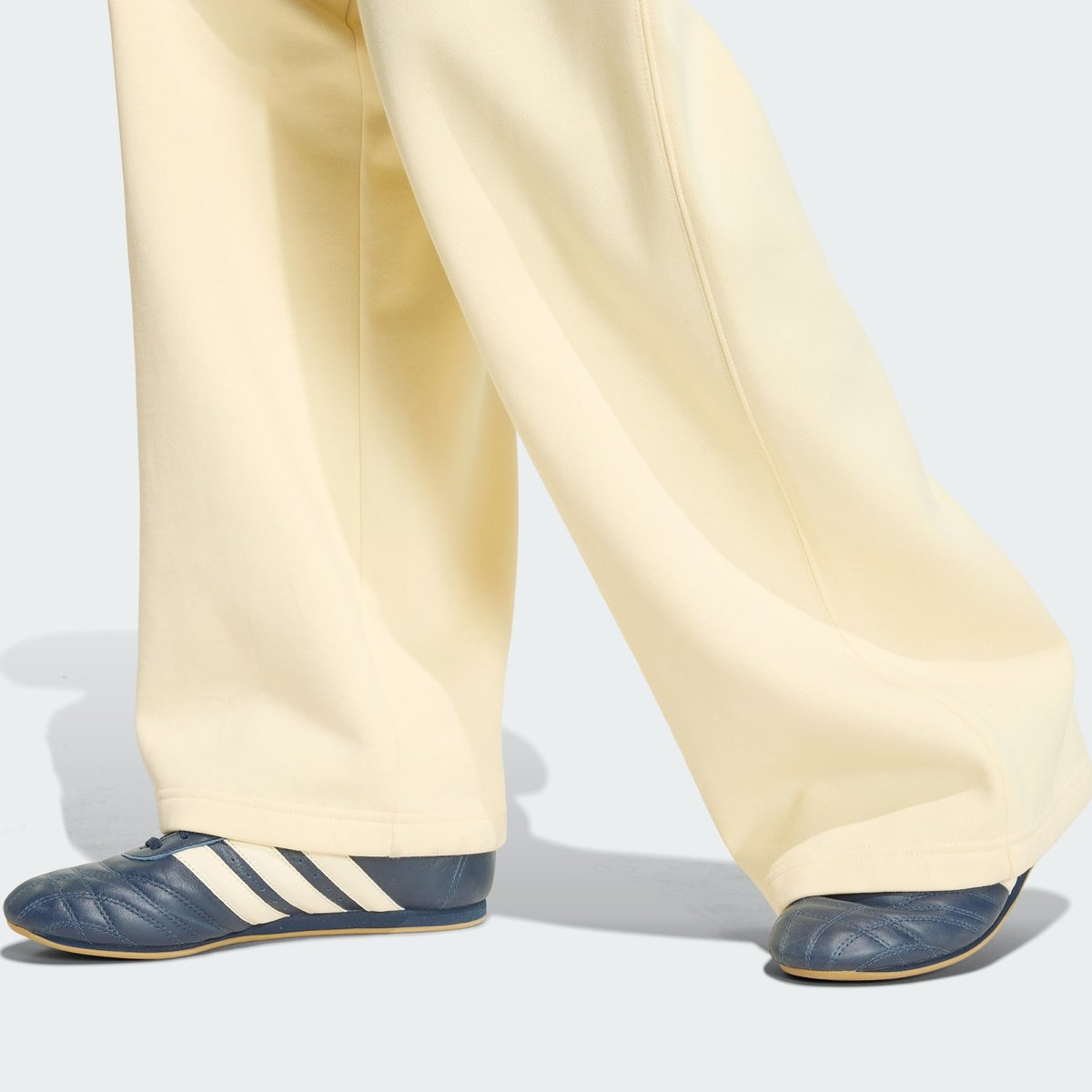 Pantalon Wide Leg Molleton Essentials Pantalon Wide Leg Molleton Essentials warm vanilla, adidas Originals