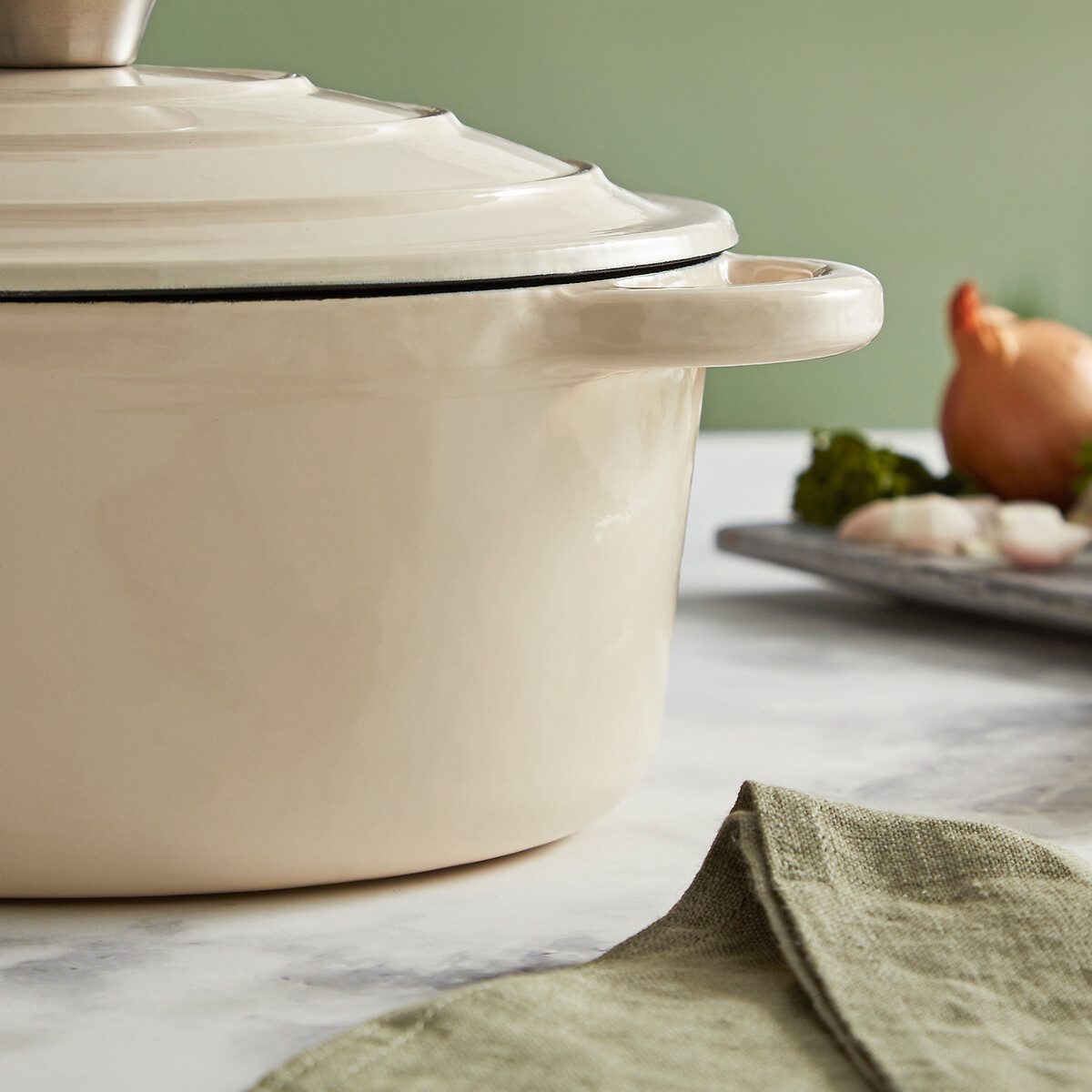 24cm Round Cast Iron Casserole Dish cream, BARBARY & OAK