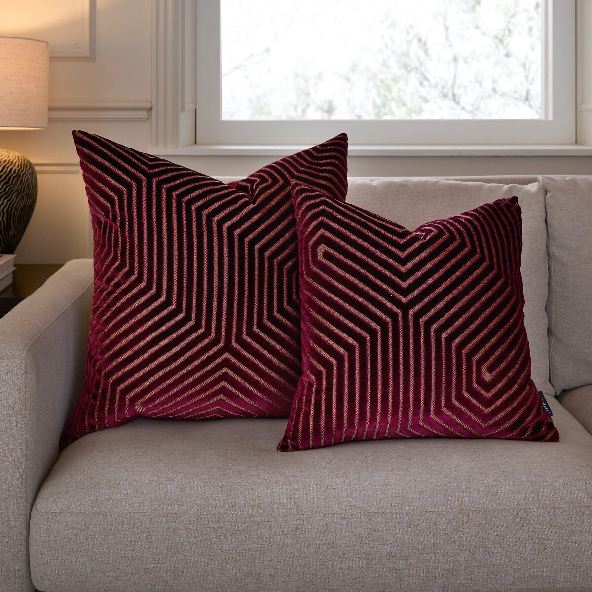 Evoke Cut Velvet Cushion burgundy, PAOLETTI