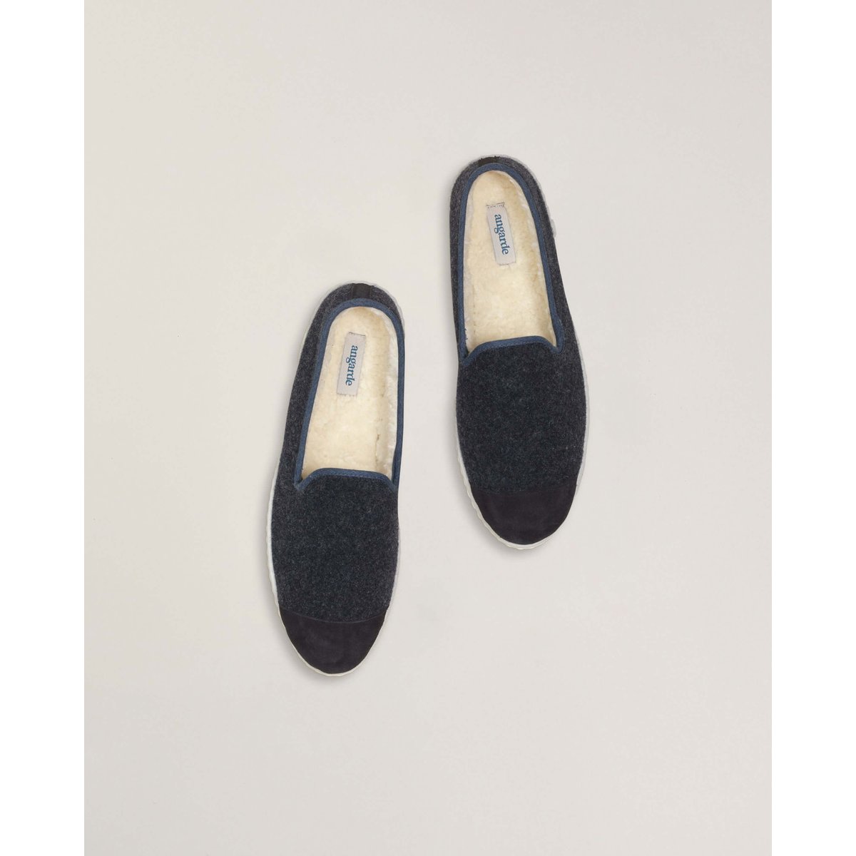 Chaussons en laine recyclée bleu marine jean, ANGARDE