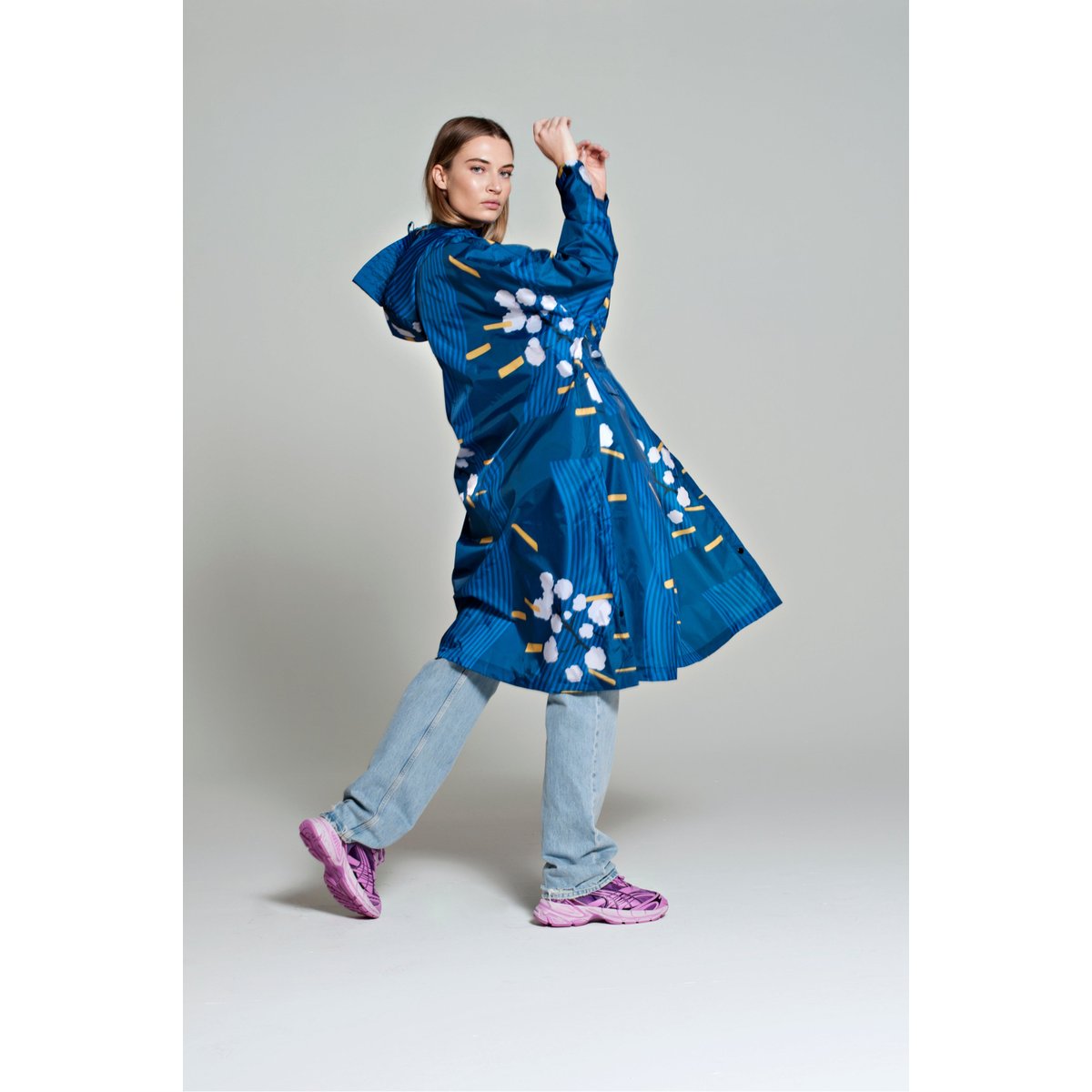 Poncho de pluie imperméable JAPANESE BLOSSOM bleu floral, RAINKISS