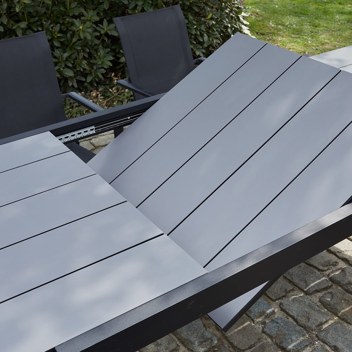 Salon de jardin en aluminium et textilène 6/10 places HPL STAR noir, BERAH GETAH