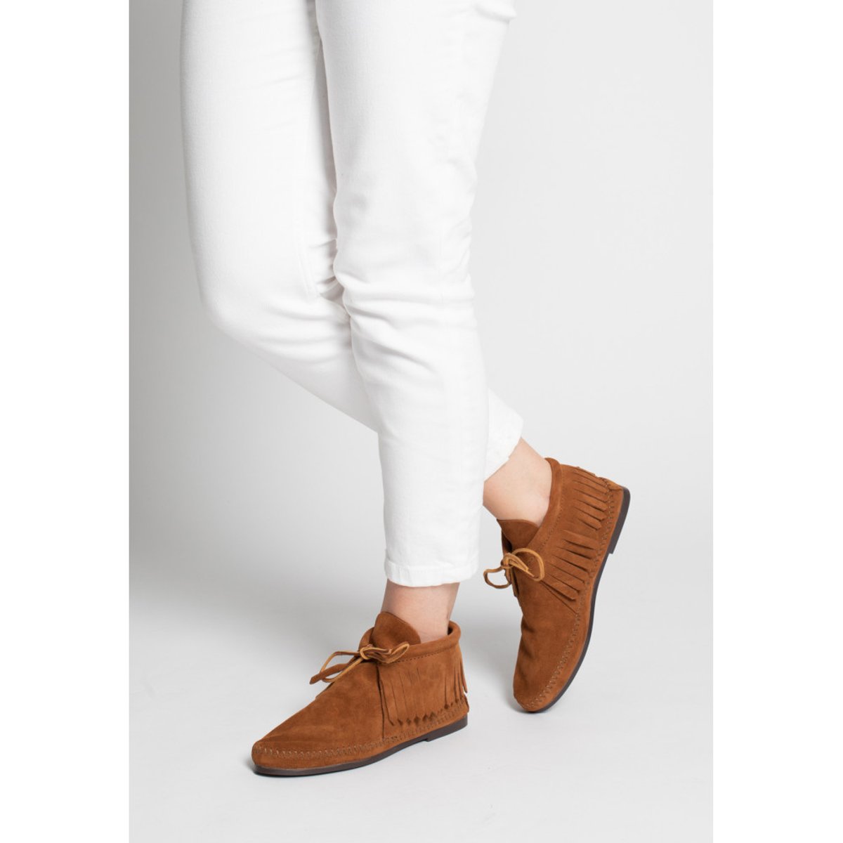 Mocassins montants en daim CLASSIC FRINGE marron, MINNETONKA