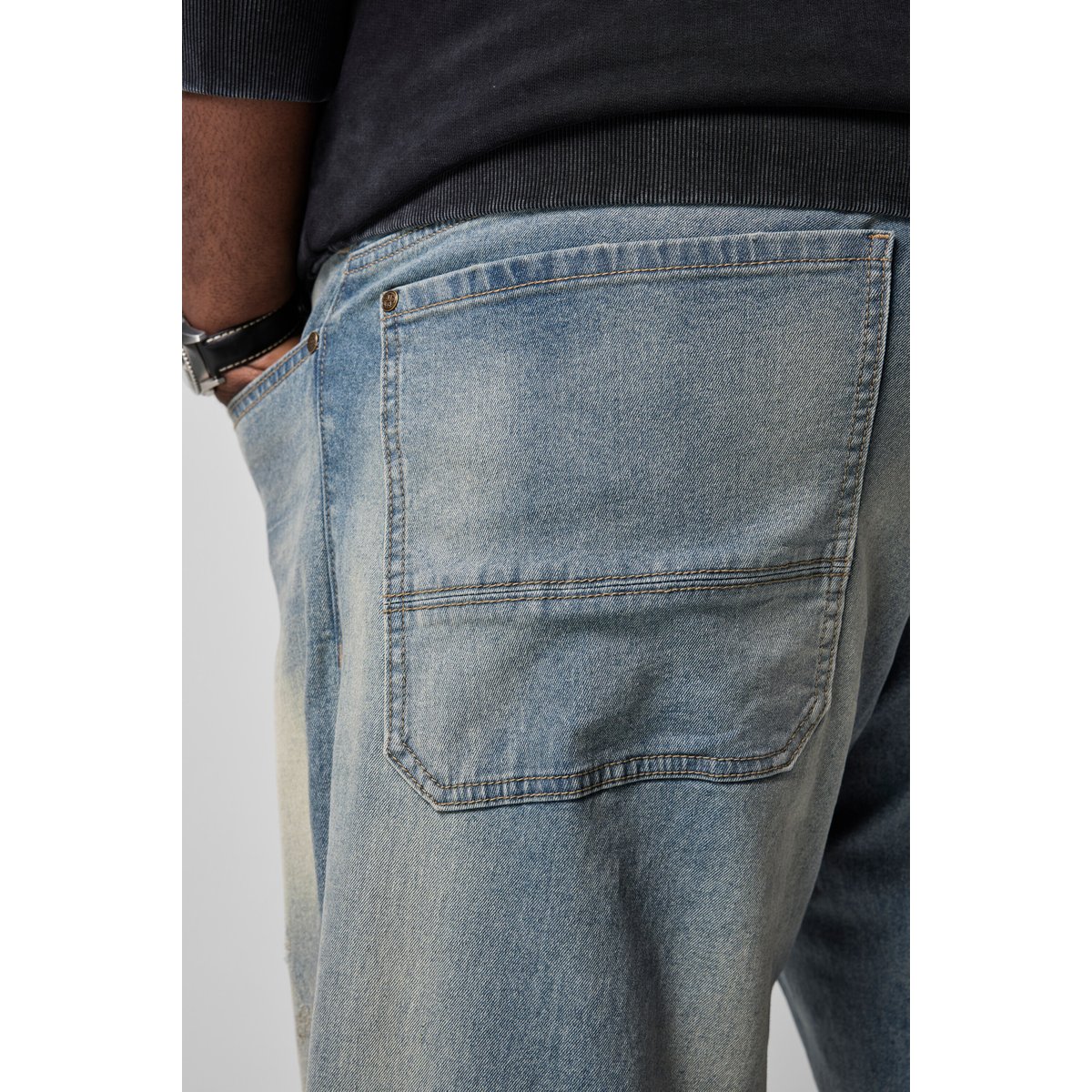 Jean en denim délavé jean blanchi, STHUGE