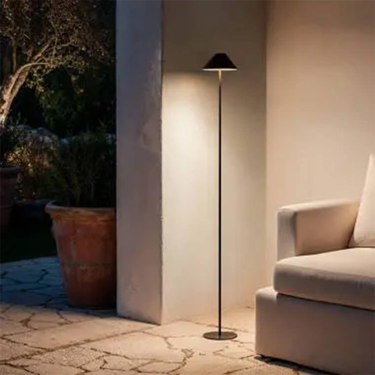 Lampadaire intérieur métal VIROS noir, SWEEEK