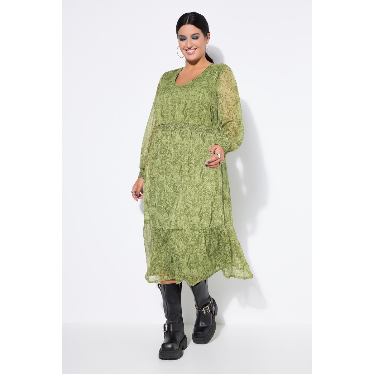 Robe midi évasée agrémentée d'un imprimé palmiers verts, STUDIO UNTOLD