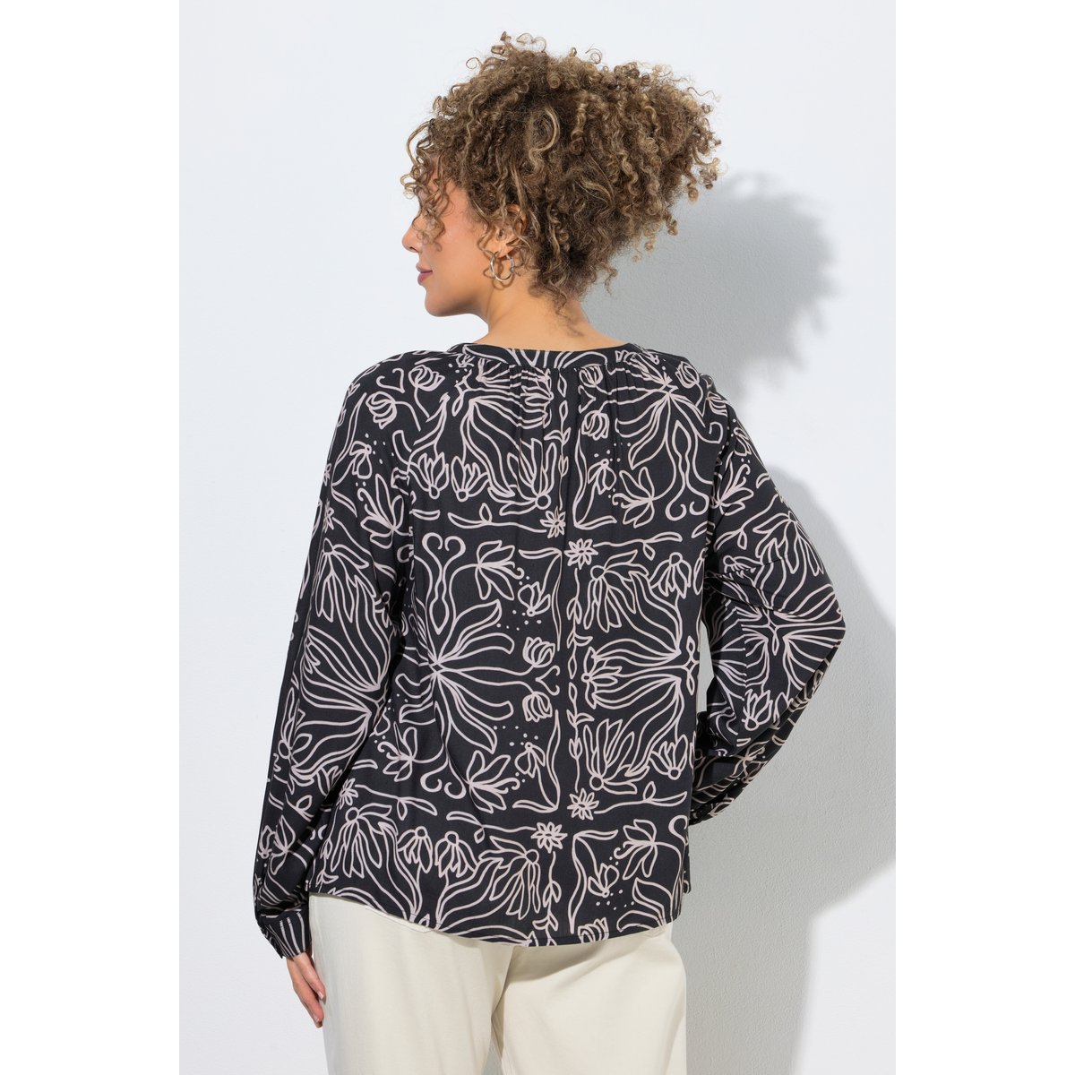 Blouse à fleurs noir, ULLA POPKEN