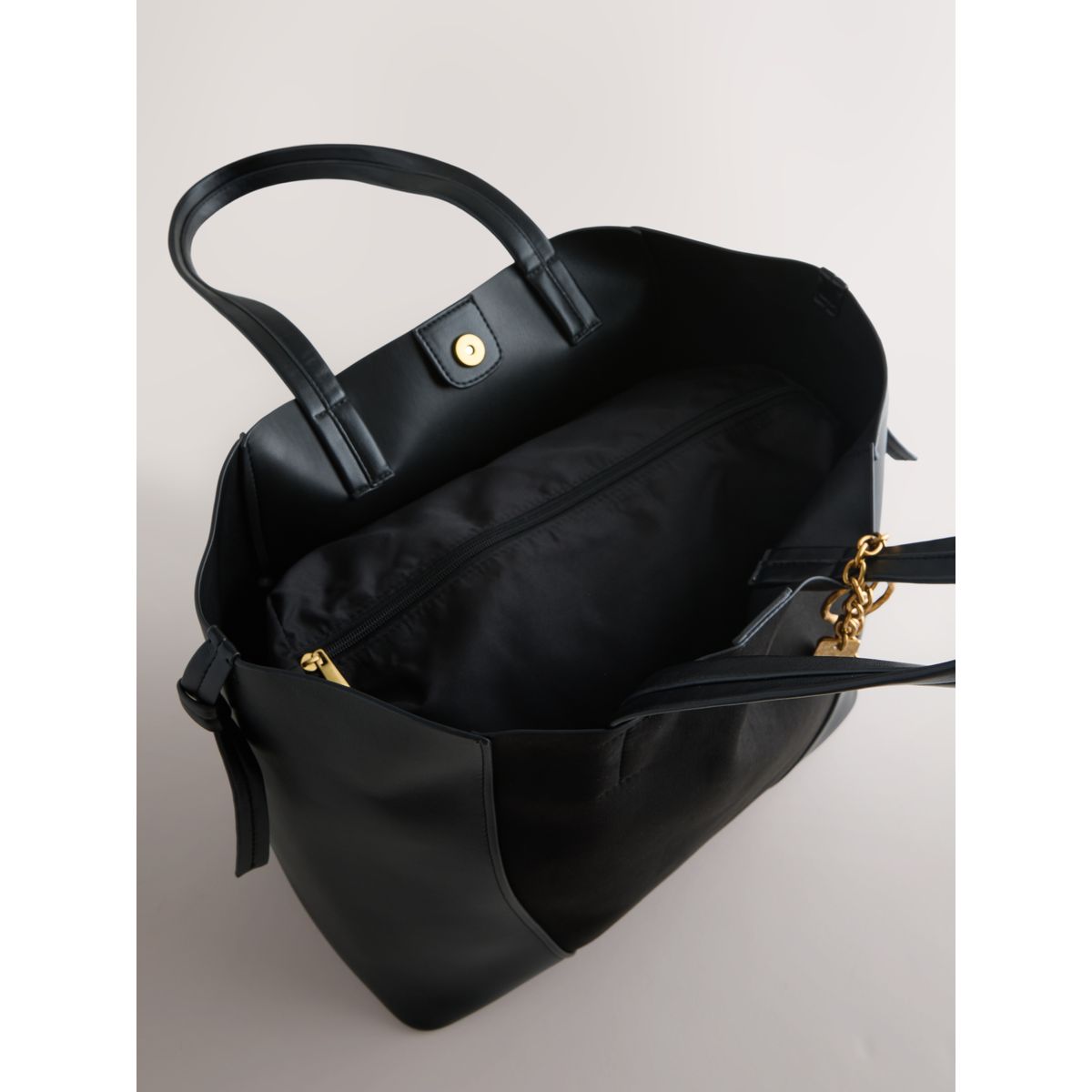 Sac porté épaule en suédine à breloques noir, NEXT