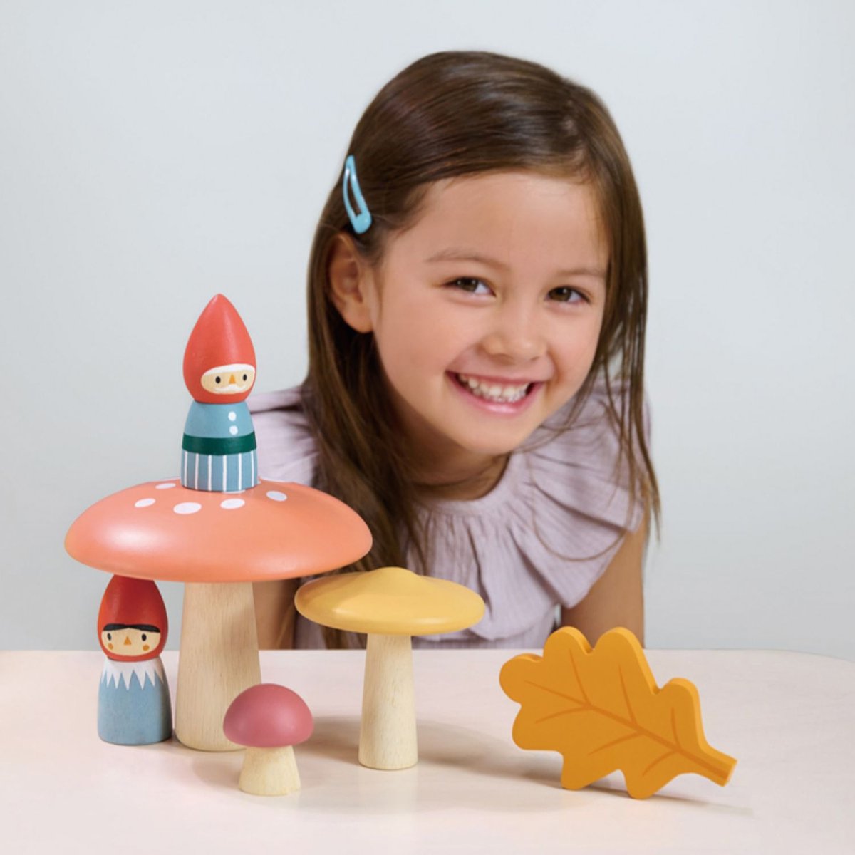 Famille de gnomes et forêt rouge, bleu, orange, TENDER LEAF TOYS