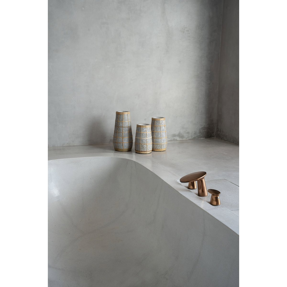 Vase en terre cuite et rotin CUTIE béton naturel, BAZAR BIZAR