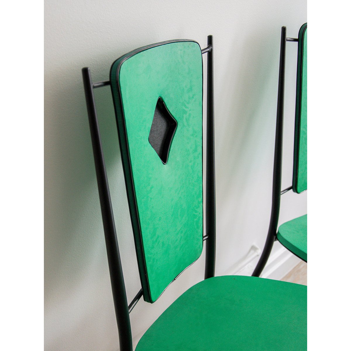 Lot de chaises vertes Diana N°284 - Bon état vert, DEBONGOUT