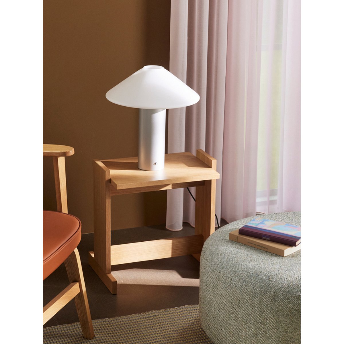 Table d'appoint en placage de chêne FUTU naturel, HUBSCH