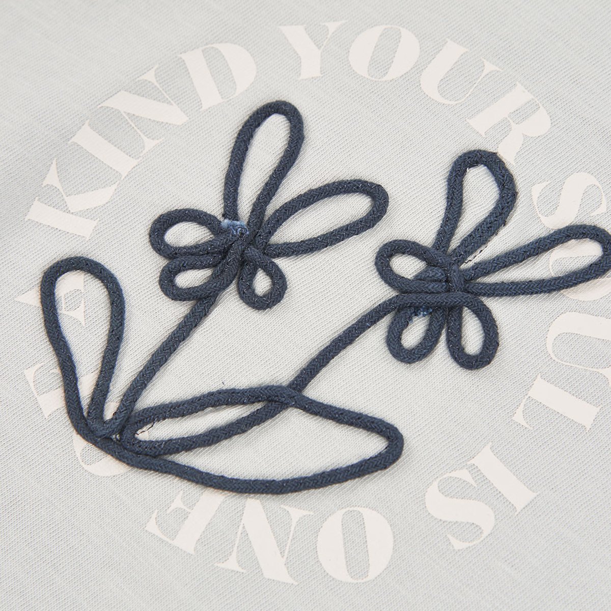 T-shirt fille en maille avec fleurs brodées gris, BOBOLI