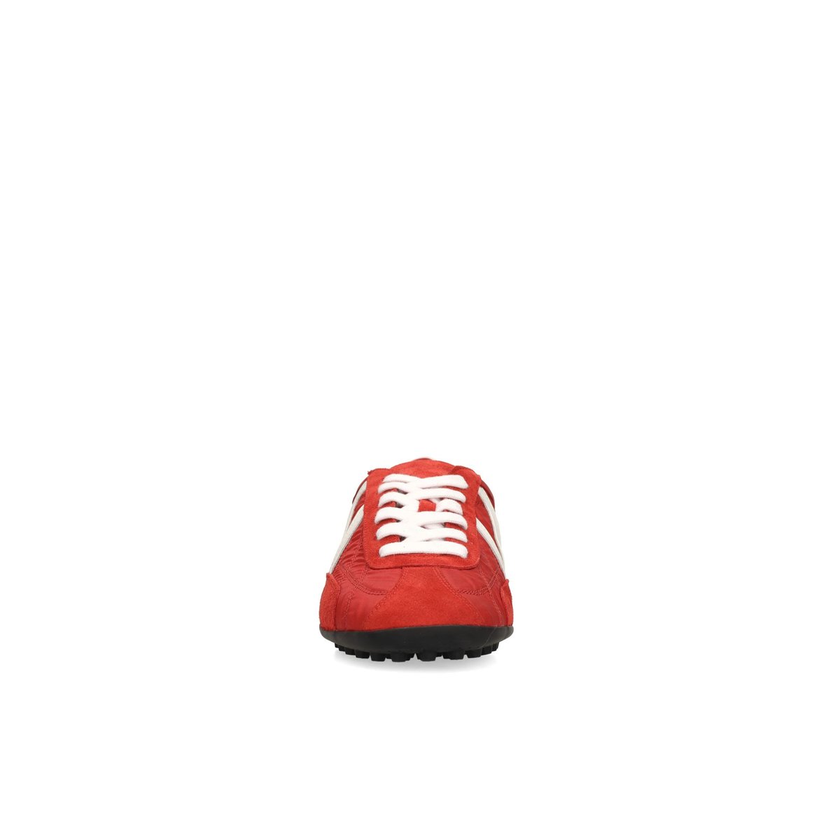 Baskets en daim rouge, SACHA