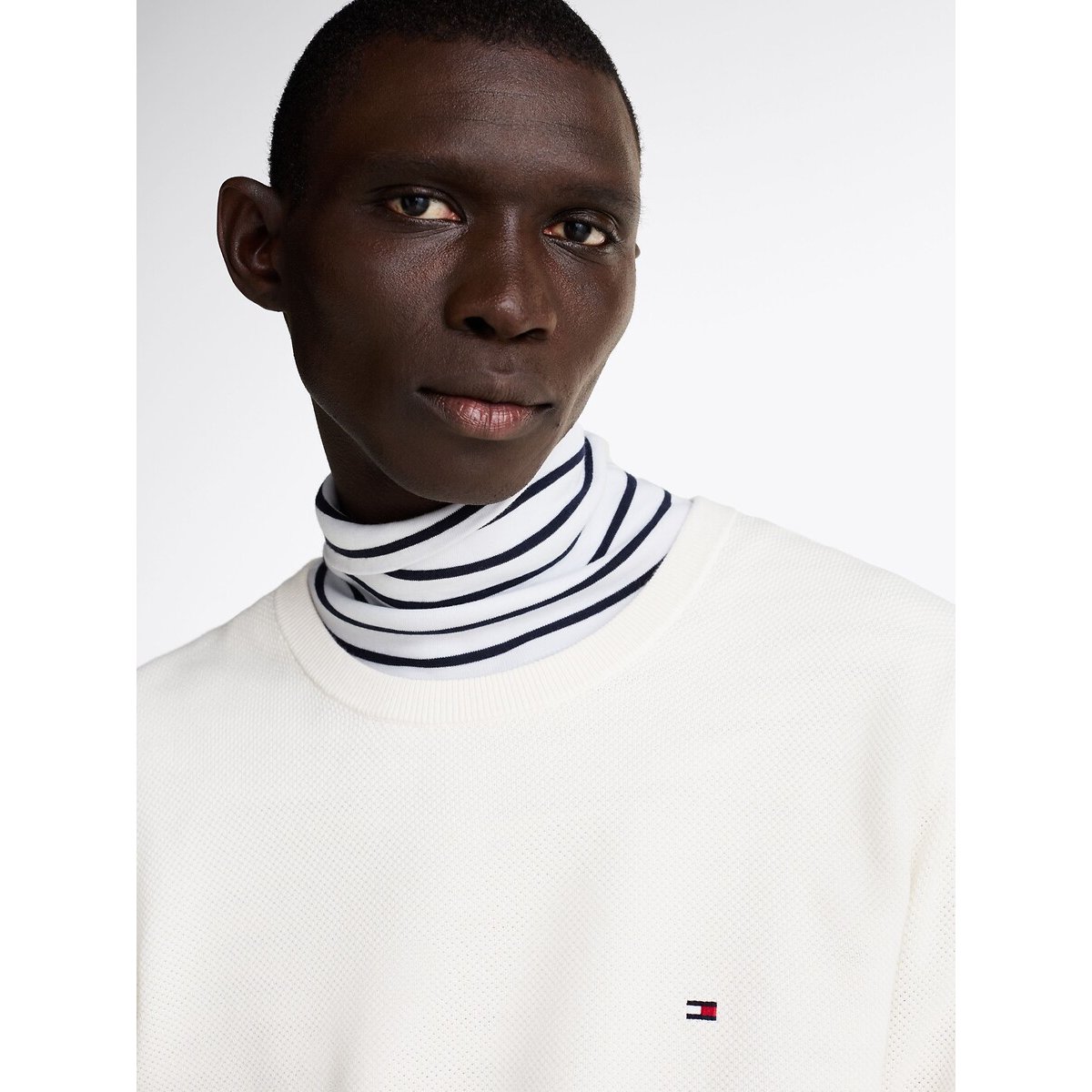 Pull texturé à col ras-du-cou et drapeau ivoire, TOMMY HILFIGER
