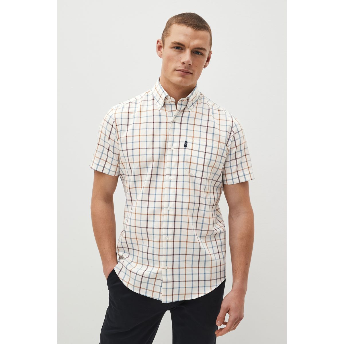 Chemise oxford boutonnée regular crème/bleu, NEXT