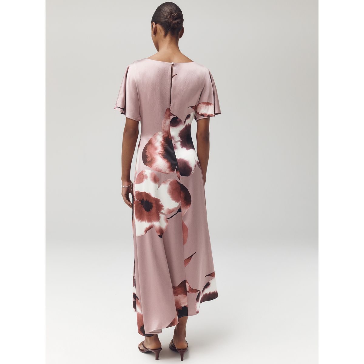 Robe mi-longue en satin texturé effet cintré imprimé floral rose, NEXT